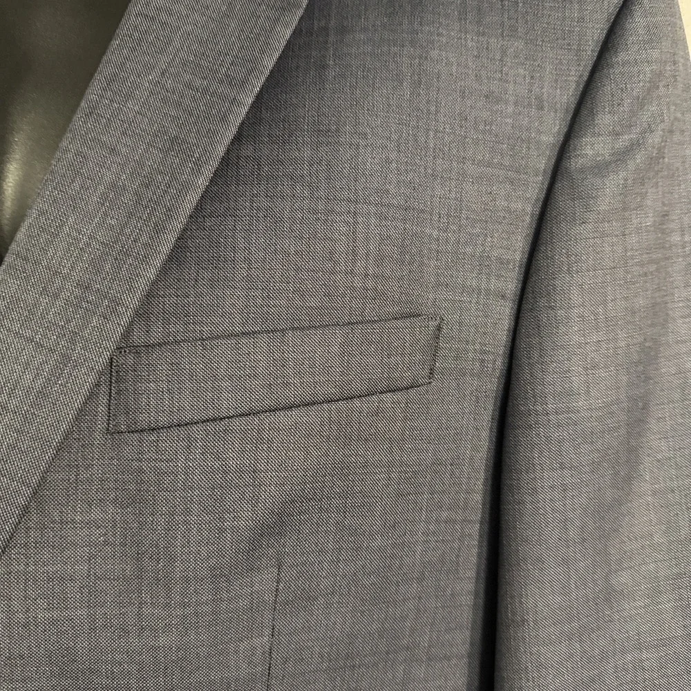 Jos A Bank Traveler Blazer Mens 44R 100% Wool‎ Slim Fit Travel Blue Woven Jacket